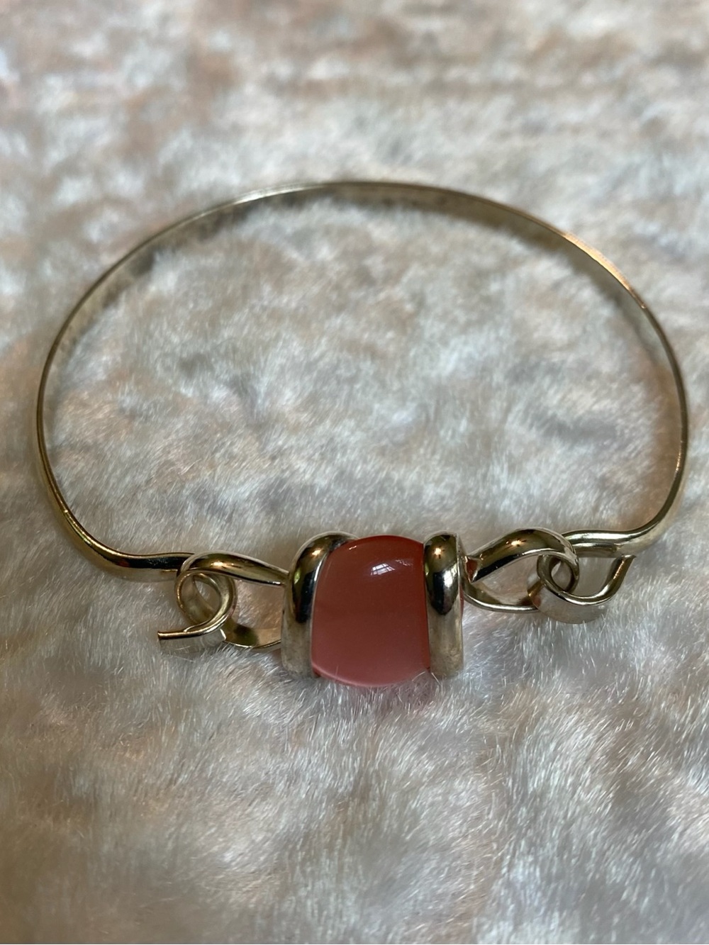 🍀Silver Bangle Bracelet with Pink Center Stone